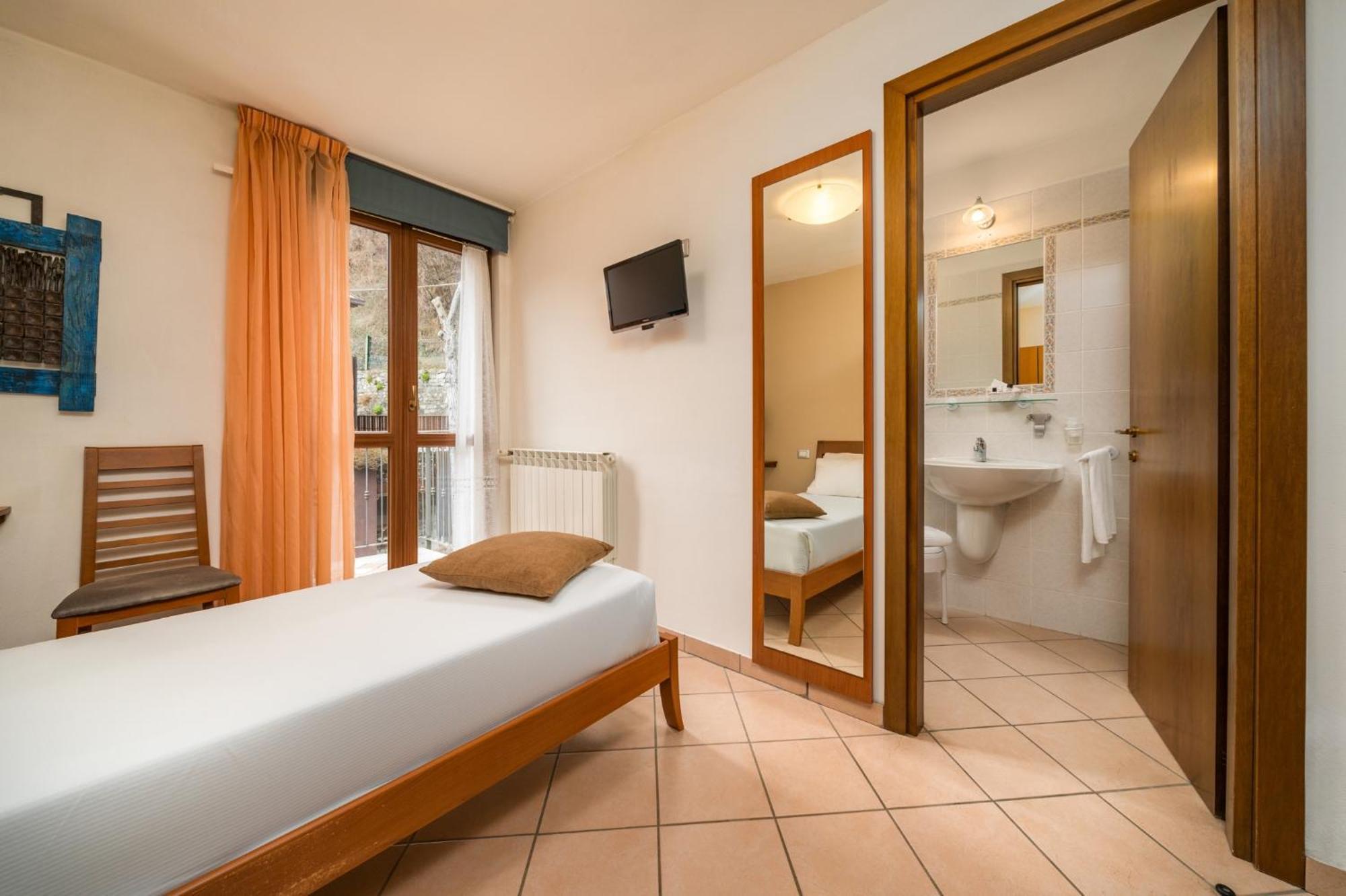 Hotel Oasi Verde Bienno Extérieur photo